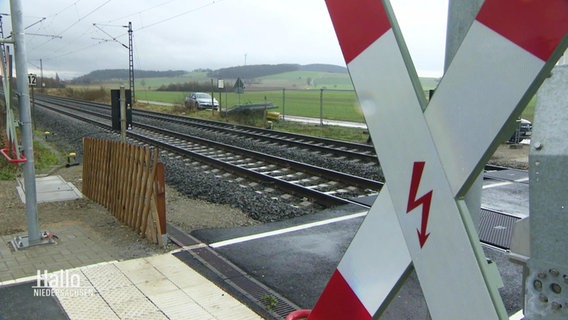 Der Bahnübergang in Ronnenberg. © Screenshot 