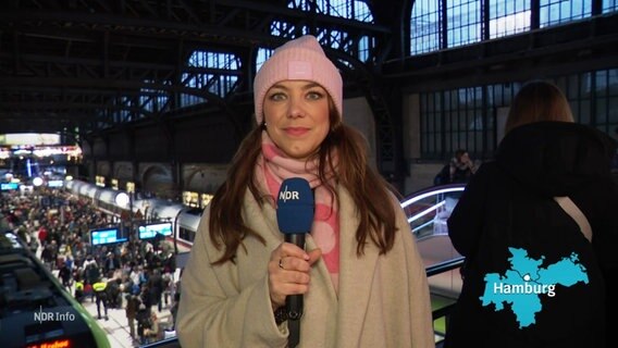 Reporterin Anina Pomerenke am Hauptbahnhof in Hamburg. © Screenshot 