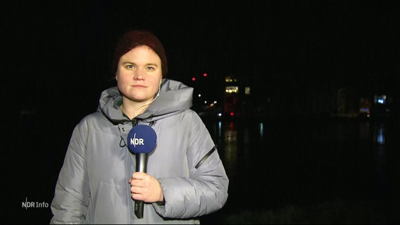 Die Reporterin Pauline Vestring berichtet aus Meppen. © Screenshot 