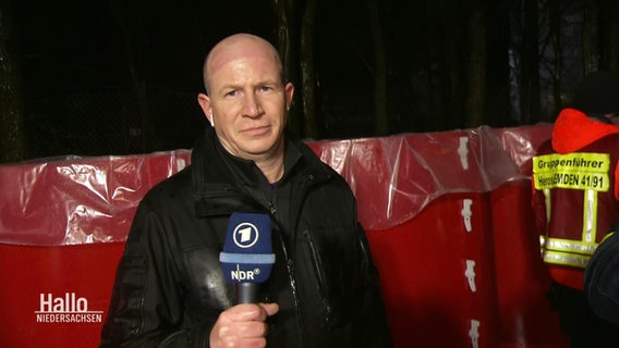 Der Reporter Peter Becker berichtet aus Oldenburg. © Screenshot 