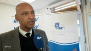 John Afful, Vorstandsvorsitzender der KV Hamburg. © Screenshot 