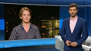 Moderator Daniel Anibal Bröckerhoff spricht mit der aus Berlin zugeschalteten Journalistin Kerstin Dausend. © Screenshot 