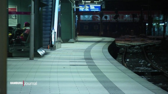 Ein Bahnsteig ohne Menschen. © Screenshot 