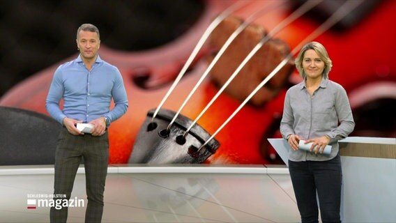 Gerrit Derkowski und Marie-Luise Bram im Studio des Schlesweig-Holstein Magazins © Screenshot 