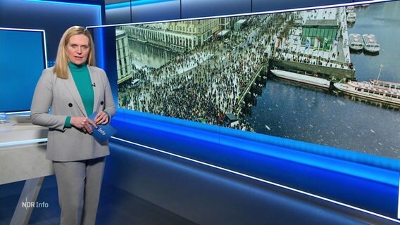 Juliane Möcklinghoff im Studio. © Screenshot 