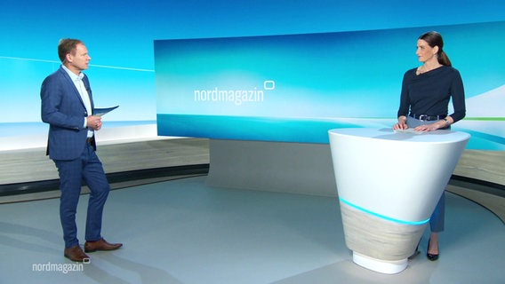 Thilo Tautz und Martina Scheller moderieren das Nordmagazin. © Screenshot 