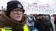 In Henstedt-Ulzburg demonstrieren 3.500 Menschen gegen Rechtsextremismus. © Screenshot 