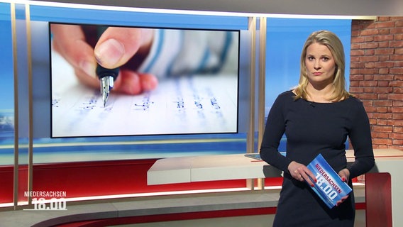 Kathrin Kampmann moderiert das Niedersachsen-Magazin um 18:00 Uhr. © Screenshot 