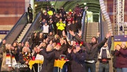 Kieler Fans fiebern mit DHB-Team beim Public Viewing mit. © Screenshot 