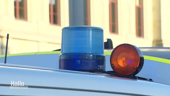 Das Blauclicht eines Polizei-Autos. © Screenshot 