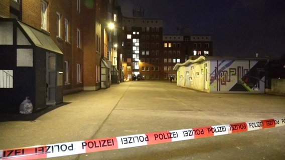 Ein Tatort wurde von der Polizei abgesperrt. © Screenshot 