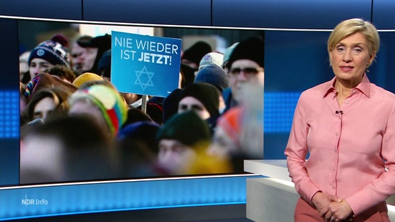 Susanne Stichler moderiert NDR Info 21:45. © Screenshot 