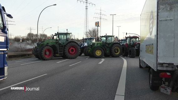 Traktoren blockieren die Köhlbrandbrücke. © Screenshot 