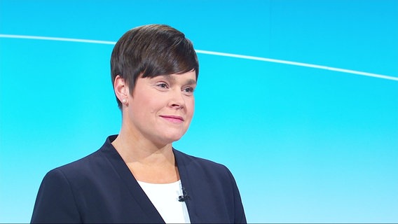 Rostocks Oberbürgermeisterin Eva-Maria Kröger im NDR-Studio. © Screenshot 