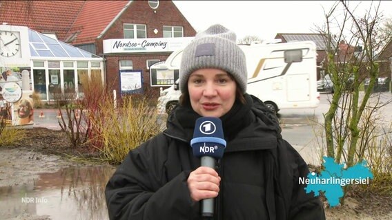 Die Reporterin Elske Beermann berichtet aus Neuharlingersiel. © Screenshot 
