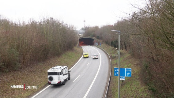 Pkw fahren in einen Verkehrstunnel. © Screenshot 