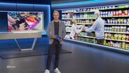 Thorsten Schröder moderiert NDR Info. © Screenshot 