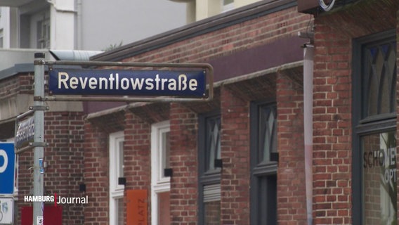 Das Straßenschild "Reventlowstraße" © Screenshot 