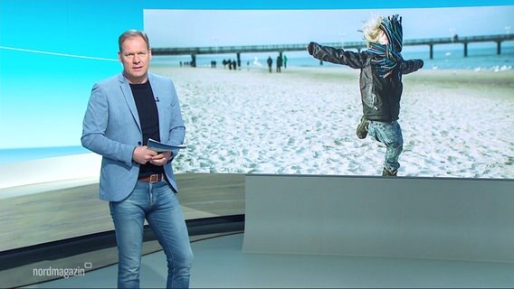 Thilo Tautz moderiert das Nordmagazin. © Screenshot 
