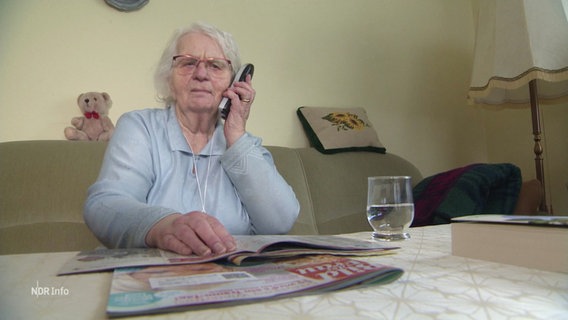 Helga Drews wartet seit Wochen vergeblich darauf, dass ihr Telefon-Anschluss wieder funktioniert. © Screenshot 