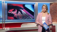 Kathrin Kampmann moderiert das Niedersachsenmagazin um 18:00 Uhr. © Screenshot 