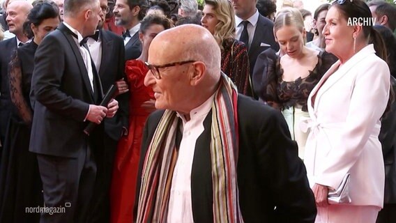 Regisseur Volker Schlöndorff bei einer Filmpremiere. © Screenshot 