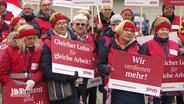 Mitglieder des Sozialverbandes demonstrieren in Hannover. © Screenshot 