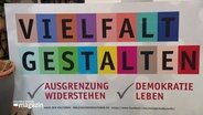 Ein Poster mit der aufschrift Vielfalt gestalten © Screenshot 