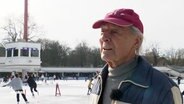 Heinz Germershausen auf der Eisbahn in Planten un Blomen. © Screenshot 