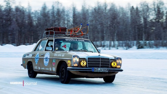 Ein alter Mercedes bei Eis und Schnee während der diesjährigen Baltic Sea Circle Ralley. © Screenshot 