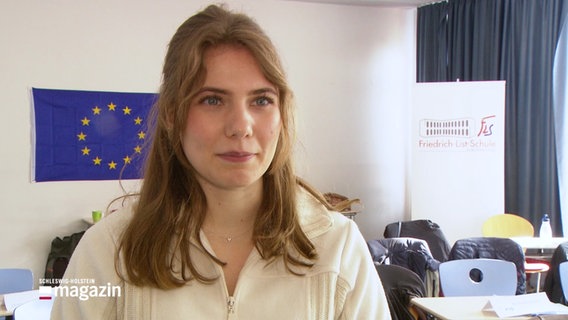 Eine Schülerin der Friedrich-List-Schule erklärt ihre Eindrücke aus dem Planspiel zur Europawahl. © Screenshot 