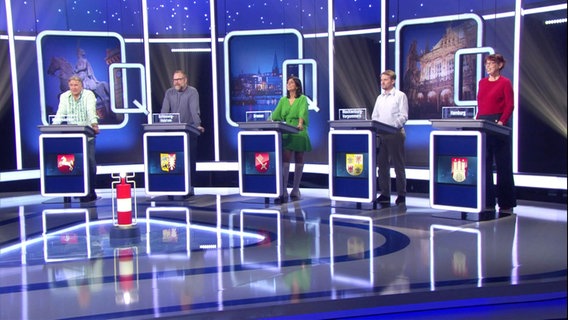 Die fünf Kandidaten kämpfen in der NDR Quizshow um die Leuchte des Nordens. © Screenshot 