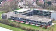 Das Gymnasium in Ribnitz-Damgarten. © Screenshot 