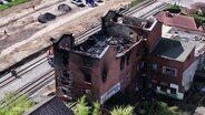 Aufnahme aus der Luft von der ausgebrannten alten Brauerei in Neustadt-Glewe. © Screenshot 