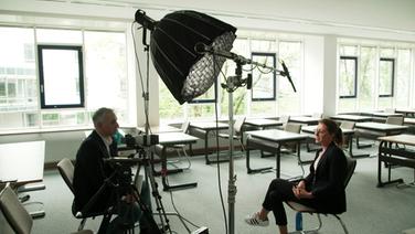 Robert Bongen im Interview mit Jasmin Riedl © NDR 