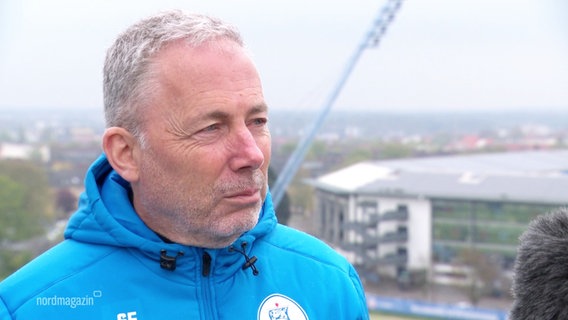 Jürgen Wehlend vom Hansa Rostock im Interview. © Screenshot 