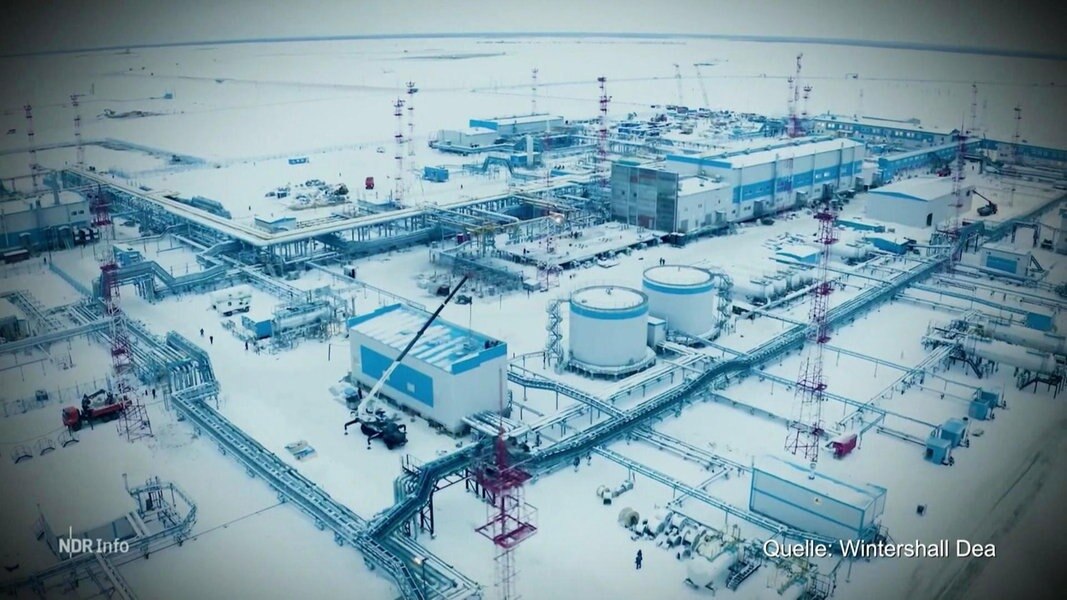 Eine Erdgasförderanlage in Sibirien, aus der Luft aufgenommen.