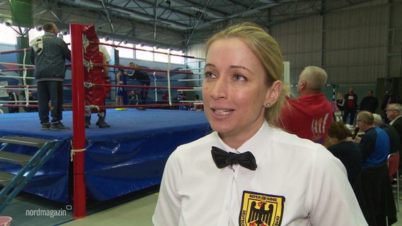 Die Box-Kampfrichterin Susann Köpke. © Screenshot 