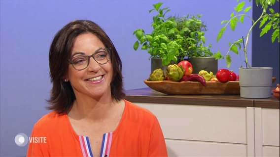 Ernährungsexpertin Dr. Silja Schäfer im Studiogespräch. © Screenshot 