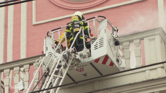 Die Feuerwehr bei einem Probe-Einsatz. © Screenshot 
