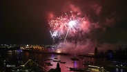 Feuerwerk am Hamburger Hafen. © Screenshot 