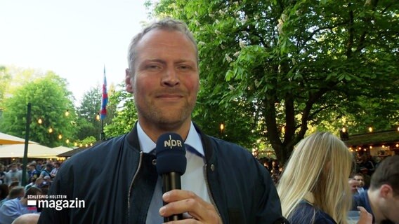 NDR-Reporter Bastian Pöhls. © Screenshot 