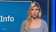 Bibiana Barth moderiert NDR Info. © Screenshot 