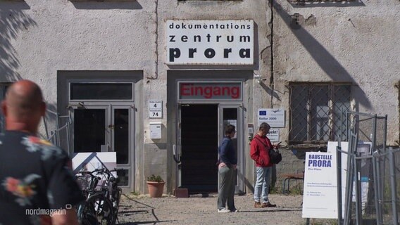Der Eingang des Dokumentationszentrums Prora. © Screenshot 