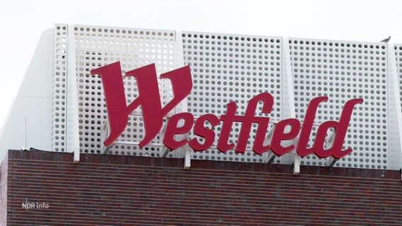 Ein Schild der Firma Westfield, die für den Bau der Einkaufsmeile verantwortlich ist © Screenshot 