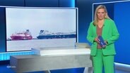 Juliane Möcklinghoff moderiert NDR Info. © Screenshot 