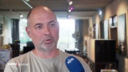 Der Betreiber der Sylter Bar im Interview. © Screenshot 