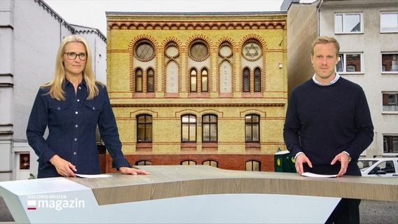 Gabi Lüeße und Henrik Hanses moderieren das Schleswig-Holstein Magazin am 26.05.2024. © Screenshot 