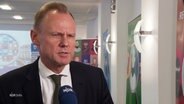 Hamburgs Innensenator Andy Grote von der SPD im Interview © Screenshot 