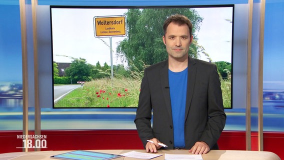 Johannes Avenarius moderiert. © Screenshot 